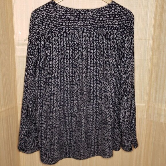 Dalia Women's Blue Geometric Print Long Sleeve Roll Tab Blouse XL - Picture 2 of 7